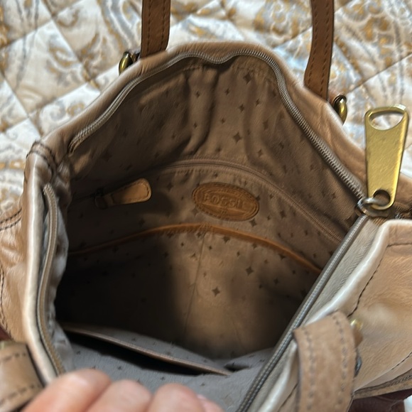 Fossil Crossbody Purse - Picture 5 of 8